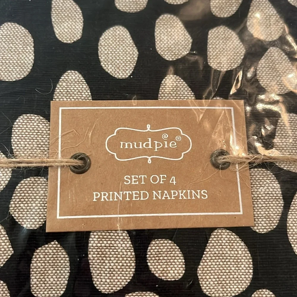 Mud Pie Black with Tan Dots Napkin Set (Four)/NWT